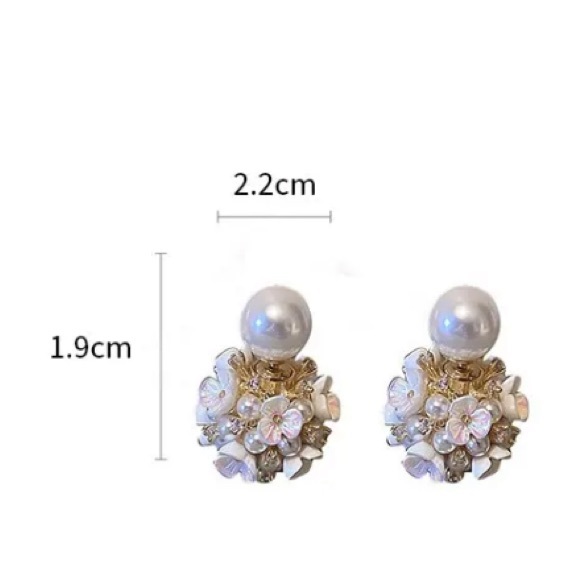 🌟 Elegant Imitation Pearl Earrings Double Side White Shell Pearl Stud Earrings - Picture 4 of 4